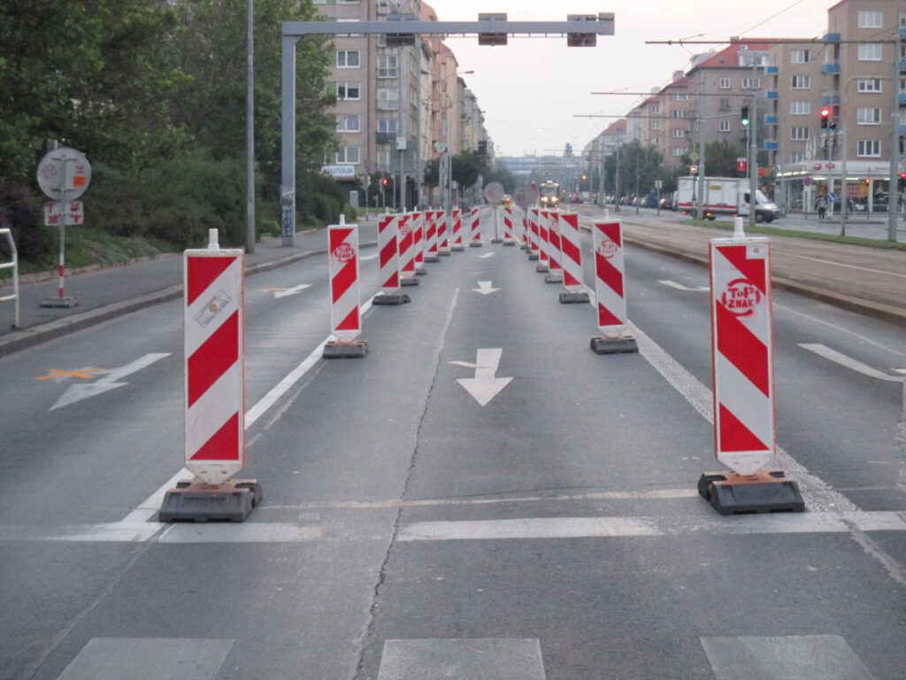 Dopravní značení zajišťuje bezpečnost silničního provozu